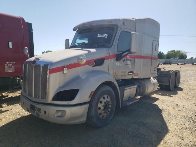 2014 Peterbilt 579 Semi Truck