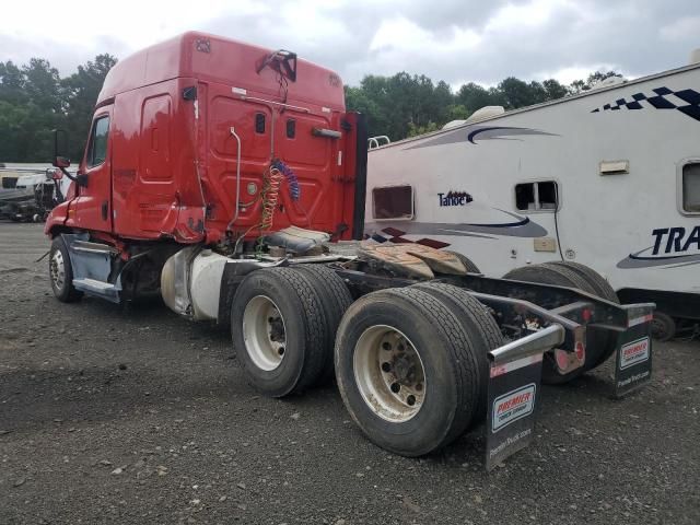 2015 Freightliner Cascadia Semi Truck