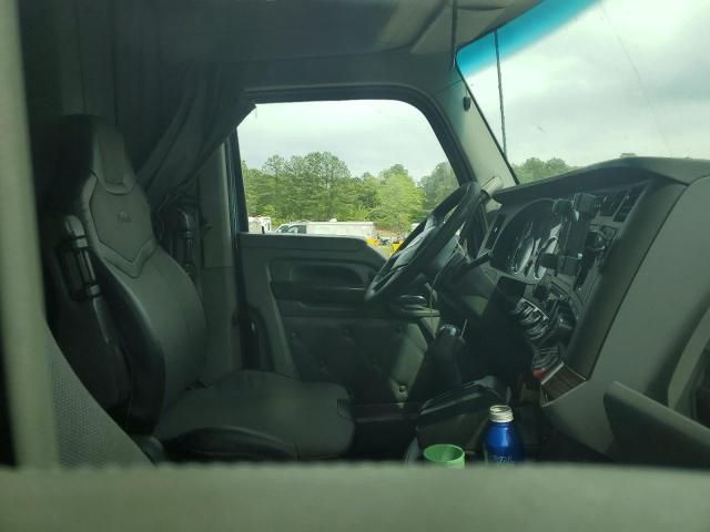 2017 Kenworth T680 Semi Truck