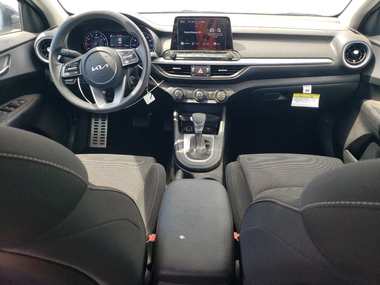 2024 KIA Forte lx