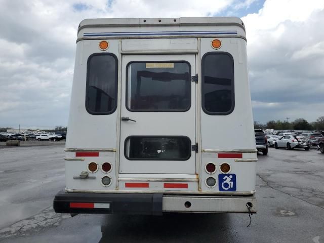 2016 Ford Econoline E450 Super Duty Cutaway Van