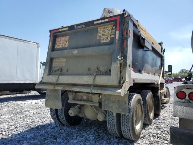 2018 Kenworth T880 Dump Truck