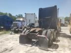 1999 Freightliner Convention Semi Truck