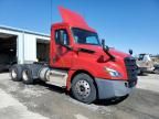 2019 Freightliner Cascadia 126