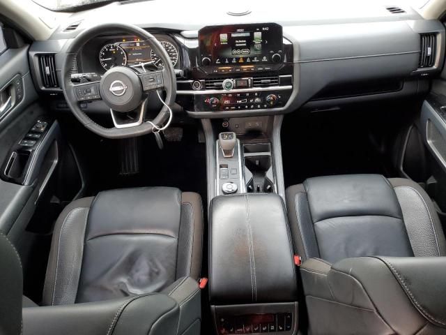 2022 Nissan Pathfinder SL