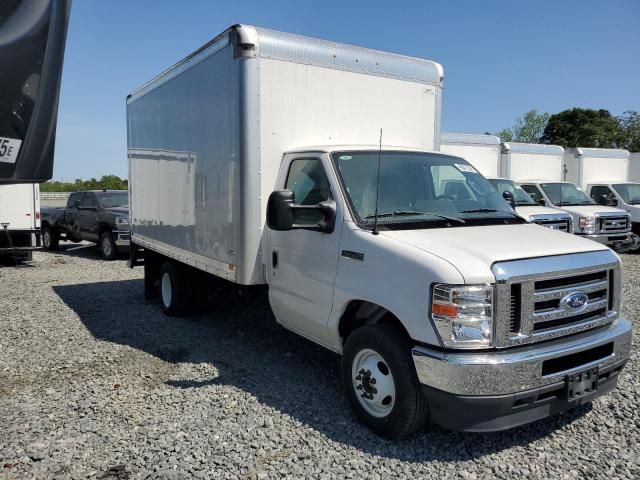 2023 Ford Econoline E350 Super Duty Cutaway Van
