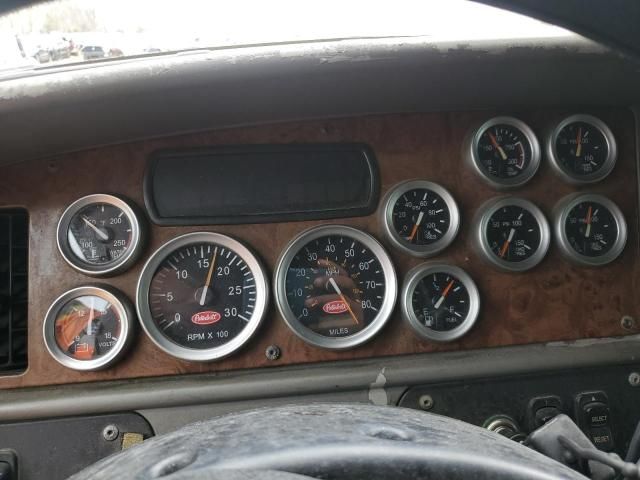 2007 Peterbilt 387 Semi Truck