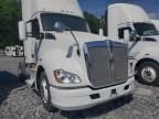 2014 Kenworth T680 Semi Truck