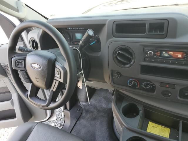 2023 Ford Econoline E350 Super Duty Cutaway Van