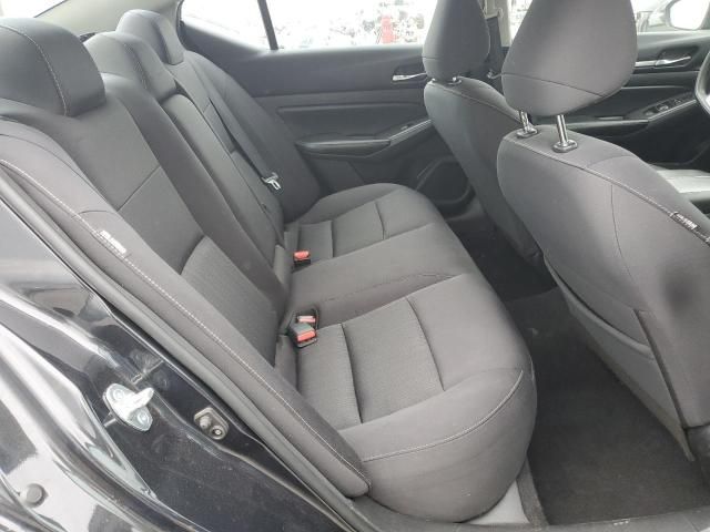 2022 Nissan Altima SV
