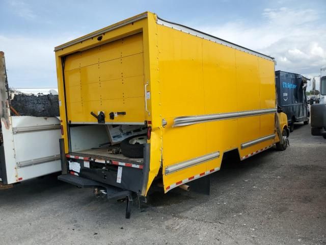2022 GMC Savana Cutaway G3500