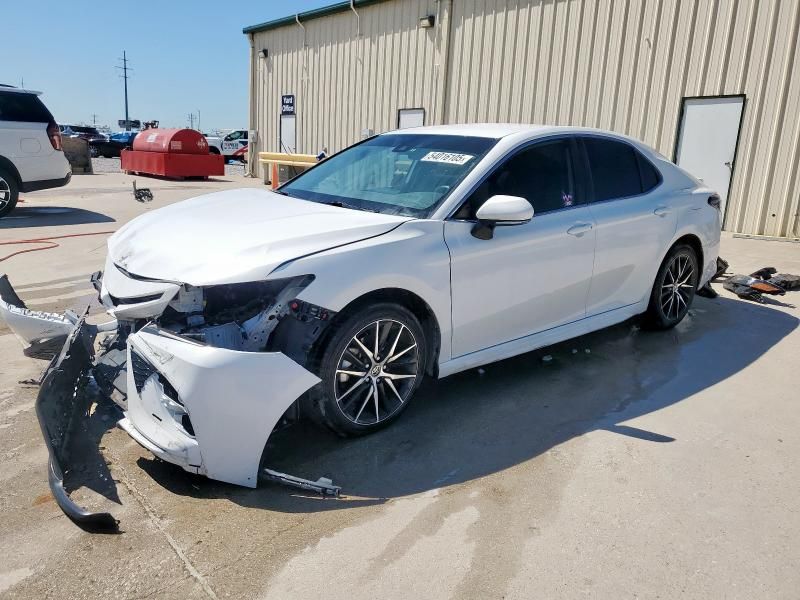 2022 Toyota Camry SE