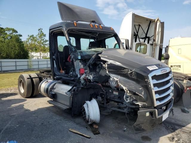 2021 Freightliner Cascadia 126 Semi Truck