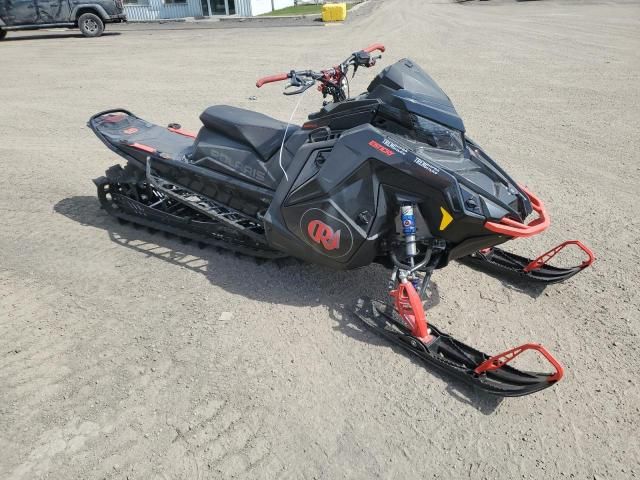 2023 Polaris 900 RMK