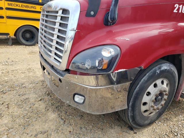 2014 Freightliner Cascadia 125 Semi Truck