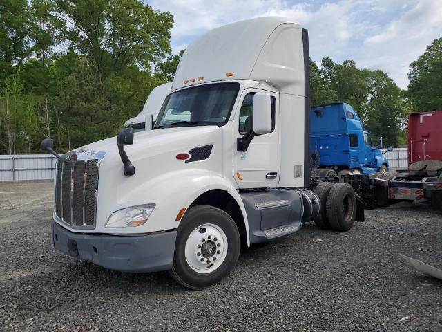 2016 Peterbilt Tractor 2016 Peterbilt 579 Semi Truck