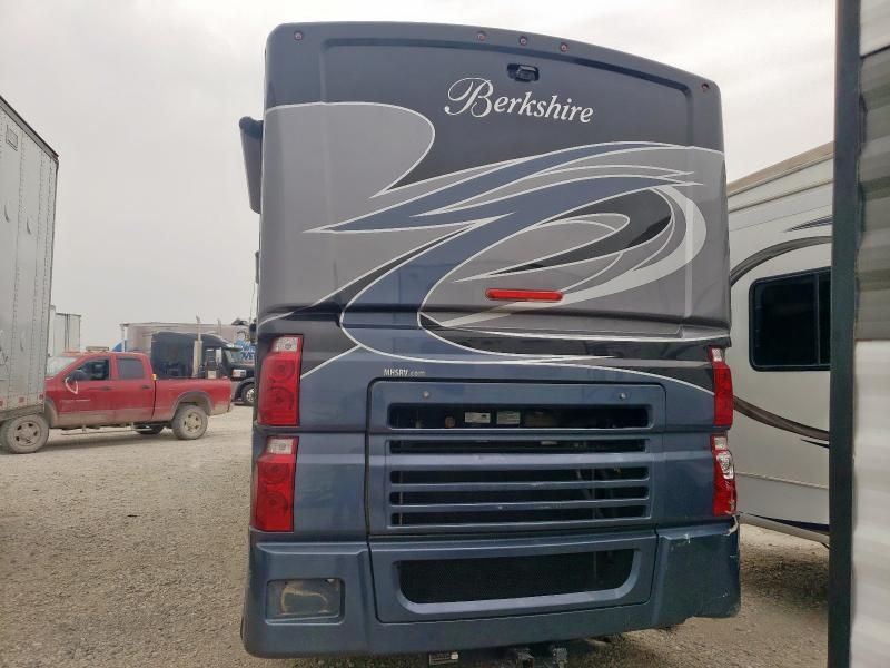 2022 Freightliner Chassis XC