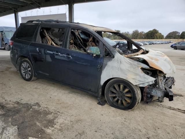 2020 Toyota Sienna XLE