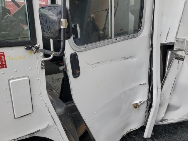 2022 Freightliner Chassis M Line WALK-IN Van