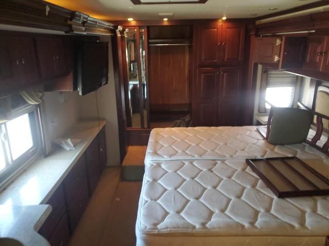 2005 Tiffin 2005 Spartan Motors Motorhome 4VZ