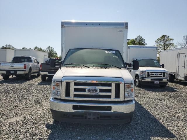 2023 Ford Econoline E350 Super Duty Cutaway Van