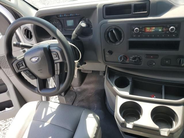 2023 Ford Econoline E350 Super Duty Cutaway Van