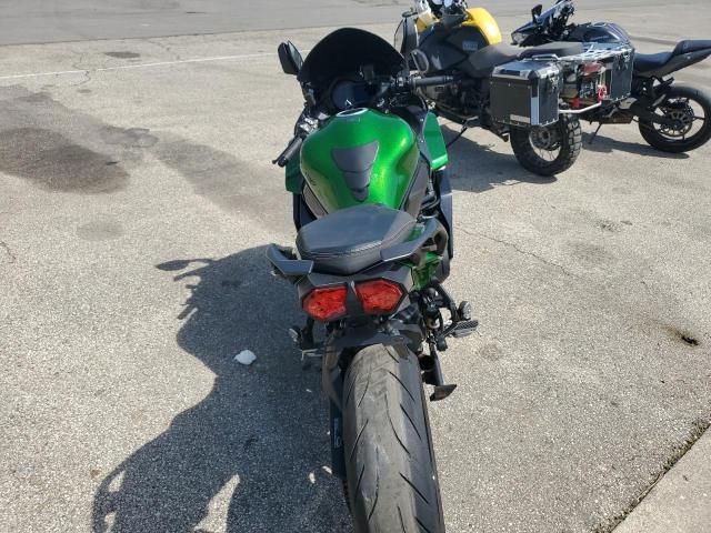 2021 Kawasaki ZX1002 D