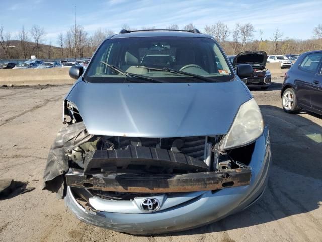 2010 Toyota Sienna LE