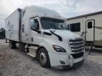 2020 Freightliner Cascadia 116 BOX Truck