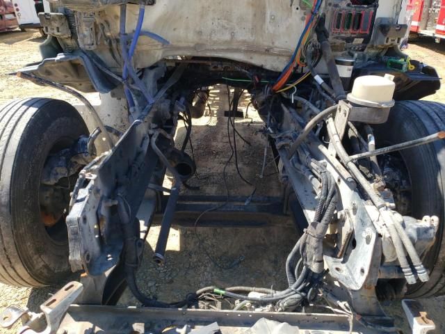 2016 Peterbilt 567 Truck Cab AND Chassis