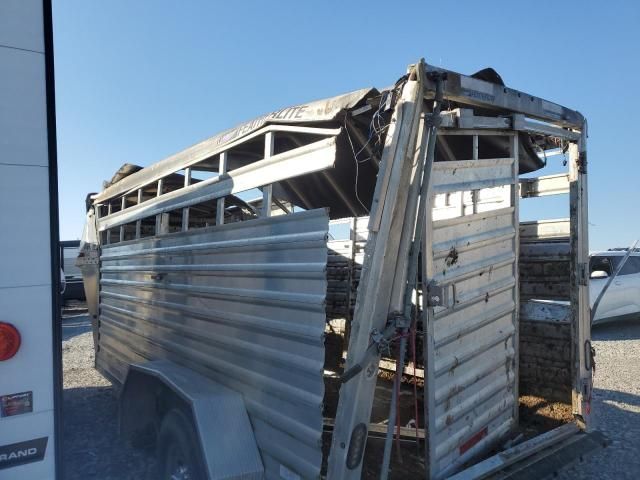 2015 Featherlite Mfg Inc 2015 Featherlite Livestock Trailer