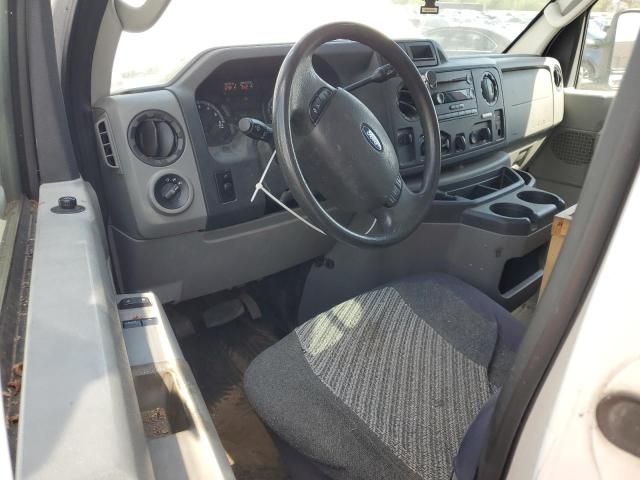 2013 Ford Econoline E350 Super Duty Van