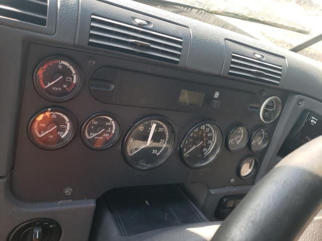 2012 Freightliner Cascadia Semi Truck
