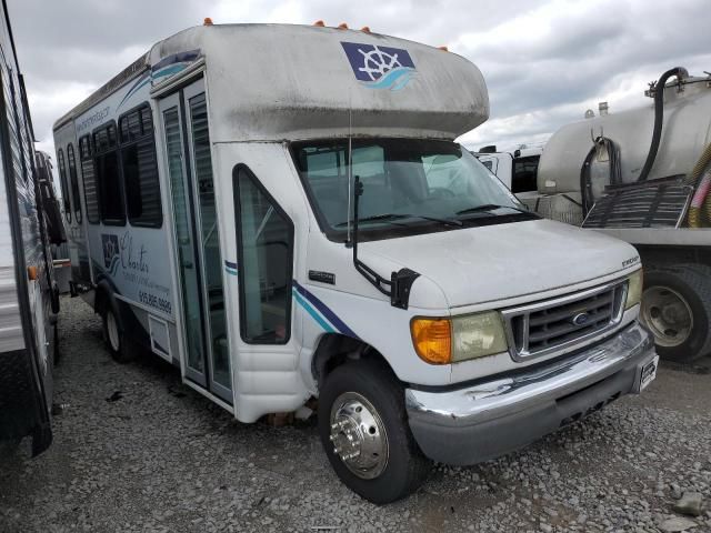 2006 Ford Econoline E450 Super Duty Cutaway Van