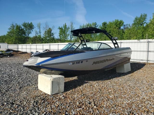 2015 Moom Boat