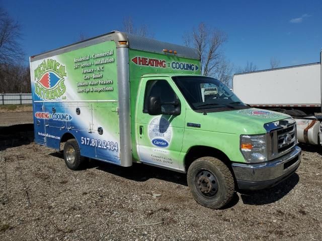 2015 Ford Econoline E350 Super Duty Cutaway Van