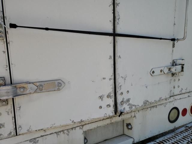 2005 Freightliner Chassis M Line WALK-IN Van