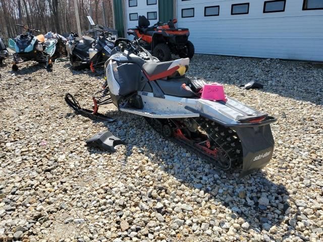 2024 Skidoo 2024 Skidoo MXZ