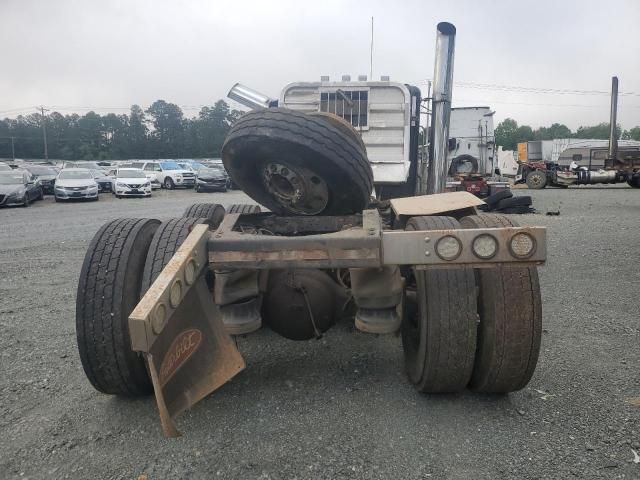 2010 Peterbilt 389 Semi Truck