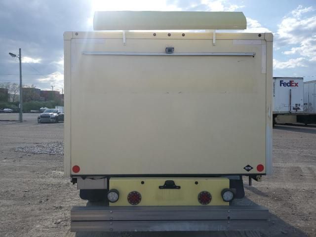 2022 Ford Econoline E450 Super Duty Cutaway Van