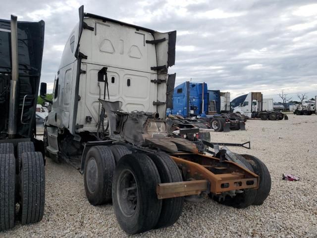2020 Freightliner Cascadia 126 Semi  Truck
