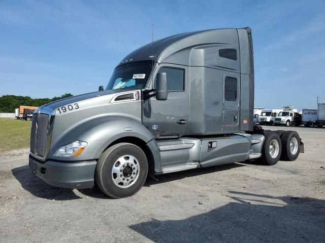 2019 Kenworth T680 Semi Truck