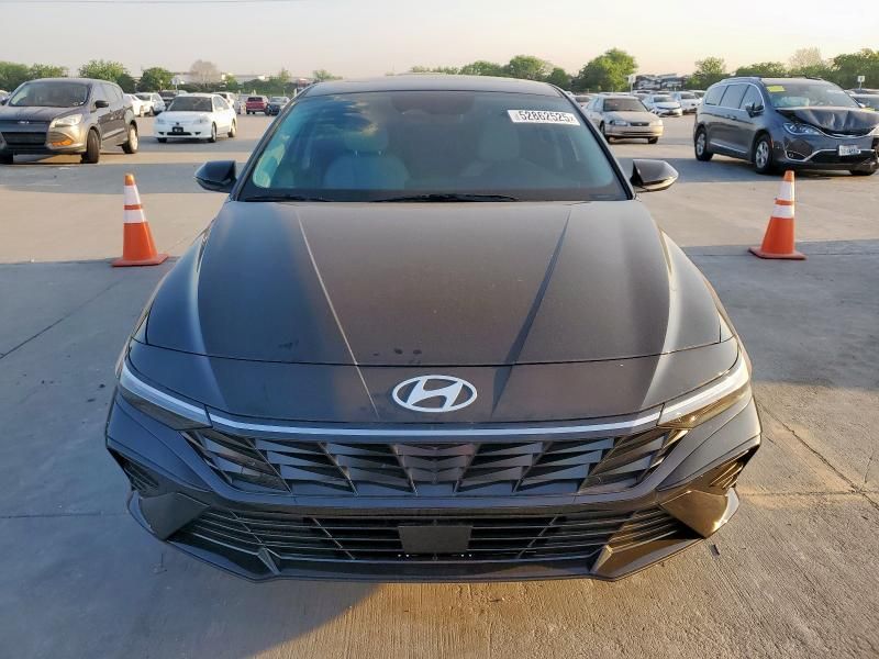 2025 Hyundai Elantra Limited