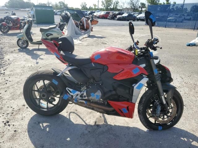 2024 Ducati Streetfighter V2