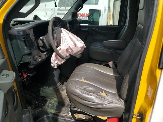 2016 GMC Savana Cutaway G3500