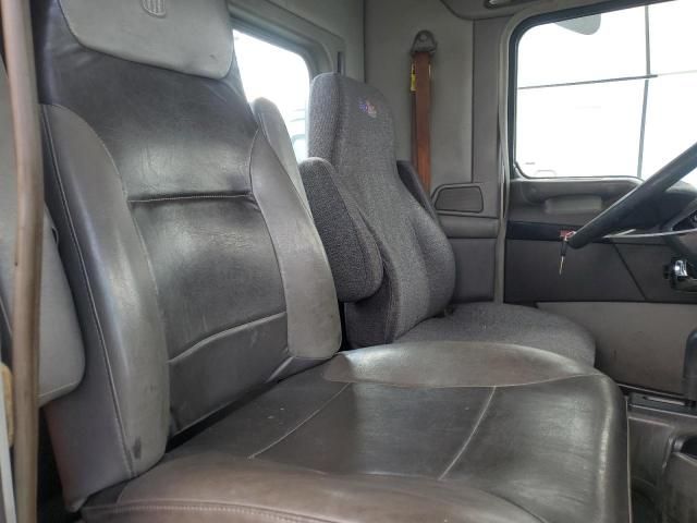 2013 Kenworth T660 Semi Truck
