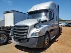 2018 Freightliner Cascadia 126 Semi Truck