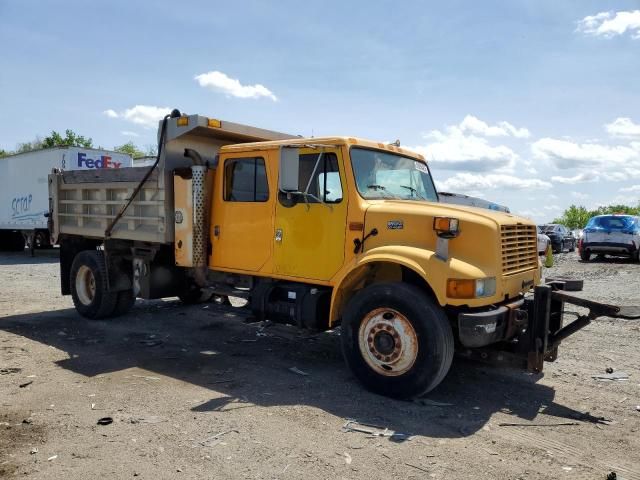 2001 International 4000 4900