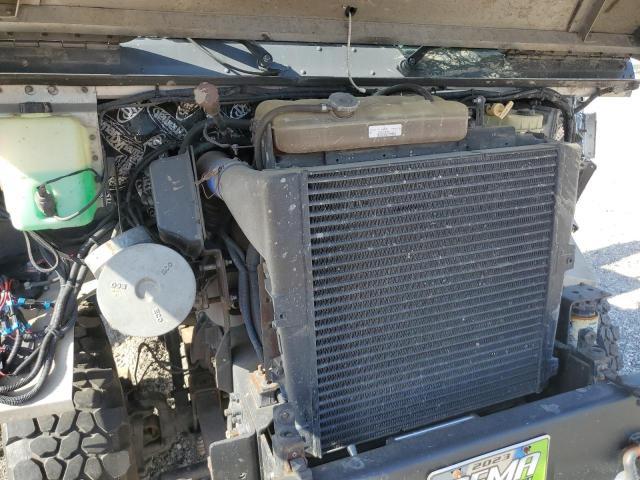 2004 Freightliner Chassis m Line Walk-in van