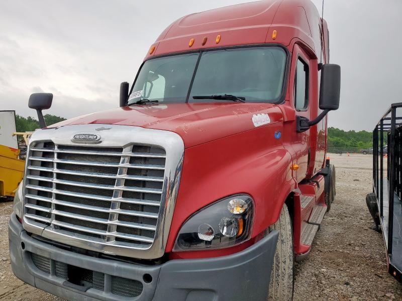 2011 Freightliner Cascadia Semi Truck